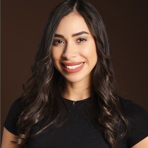 Meet your Posher, Adriana